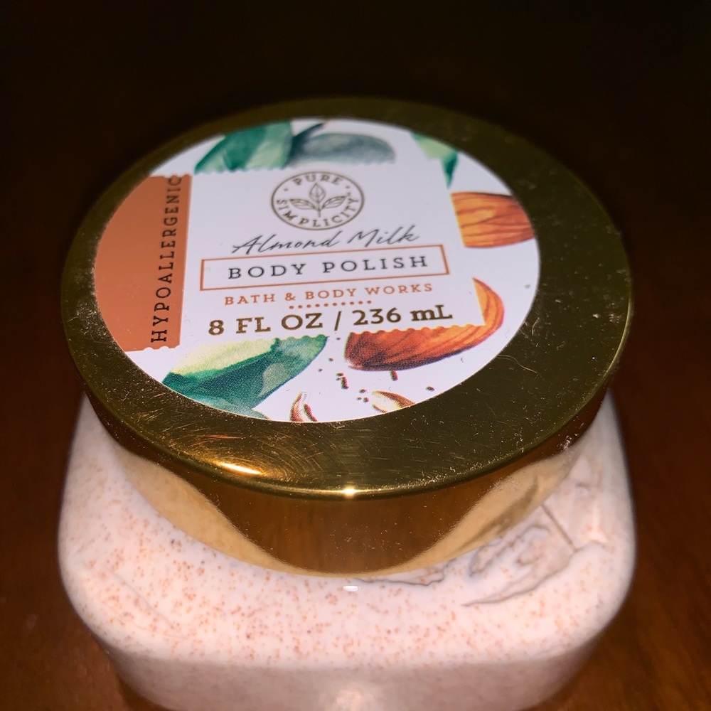 Bath & Body Works Body Polish BN (Almond Milk)
